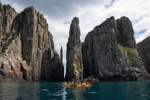 Tasman Peninsula Kayaking Tour Tasmania Australia